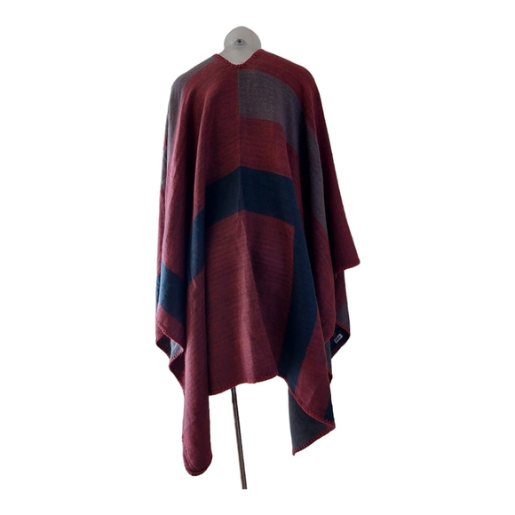 BB DAKOTA X Fab Fit Fun Mulberry Poncho. - Picture 5 of 6